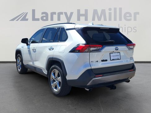 Used 2019 Toyota RAV4 Limited image 3
