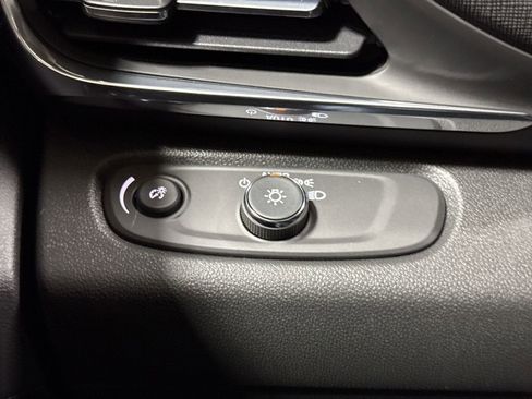 New 2026 Buick Envista Sport Touring FWD image 18