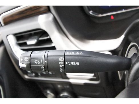 Used 2024 Chevrolet Suburban Premier RWD image 15