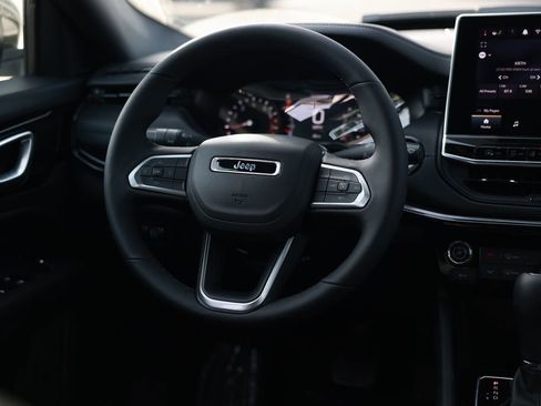 New 2026 Jeep Compass Latitude image 22