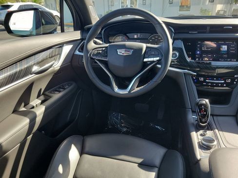 Certified 2023 Cadillac XT6 Premium Luxury image 18