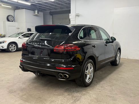 Used 2016 Porsche Cayenne S AWD/4WD image 6