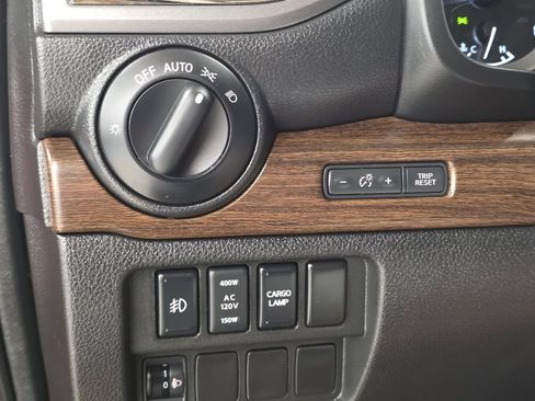 Used 2017 Nissan Titan Platinum Reserve AWD/4WD image 28