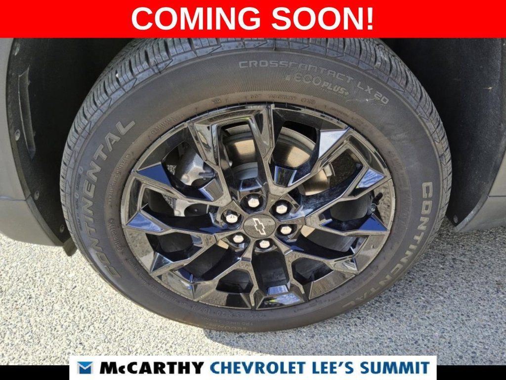 Used 2025 Chevrolet Traverse LT w/ Midnight/Sport Edition FWD image 5