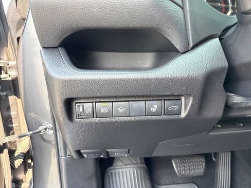 Used 2020 Toyota RAV4 XLE w/ Convenience Package AWD/4WD image 25
