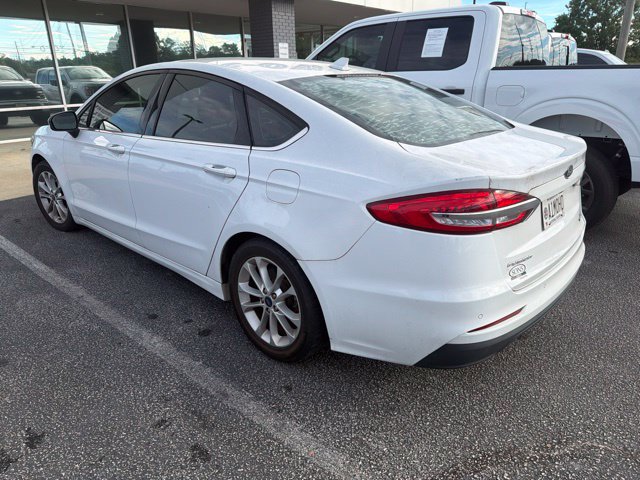 Used 2019 Ford Fusion SE FWD image 2