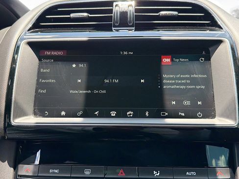 Used 2019 Jaguar F-PACE Premium AWD/4WD image 29