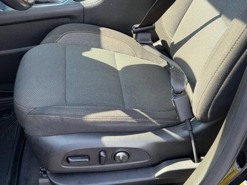 Used 2020 Chevrolet Traverse LT FWD image 20