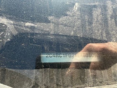 Used 2021 Chrysler Pacifica Touring image 8