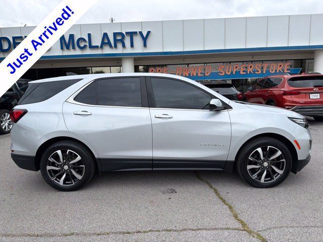Used 2022 Chevrolet Equinox LT FWD image 2
