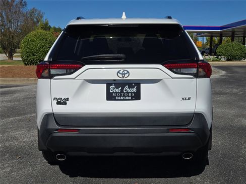 Used 2022 Toyota RAV4 XLE FWD image 8