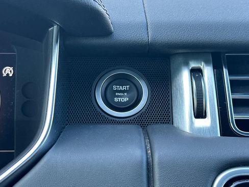 Used 2020 Land Rover Range Rover HSE image 22