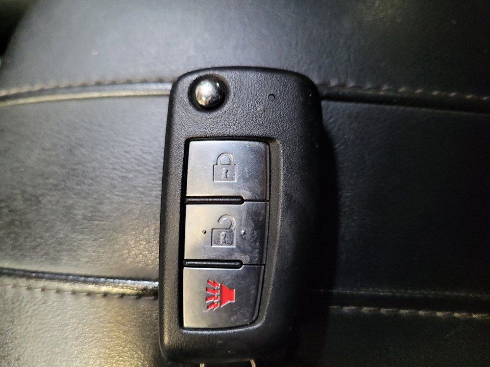 Used 2020 Nissan Rogue S FWD image 32