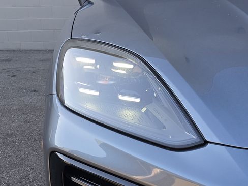 New 2026 Porsche Cayenne image 11