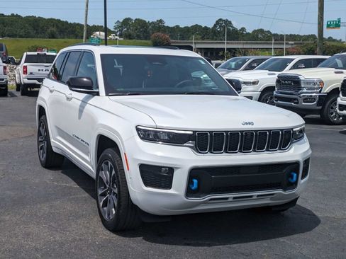 New 2024 Jeep Grand Cherokee Overland w/ Advanced Protech Group III AWD/4WD image 2