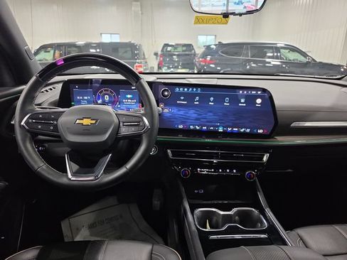 Used 2026 Chevrolet Traverse High Country w/ LPO, Floor Liner Package AWD/4WD image 9