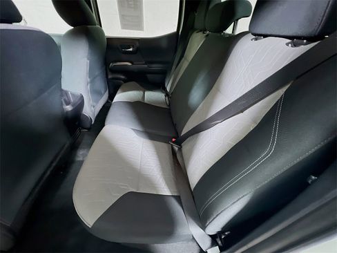 Certified 2023 Toyota Tacoma TRD Off-Road image 22