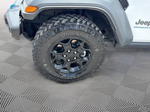 Used 2023 Jeep Wrangler Unlimited AWD/4WD image 36