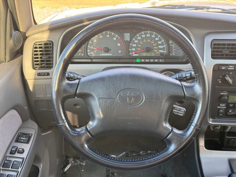 Used 2001 Toyota 4Runner SR5 AWD/4WD image 3