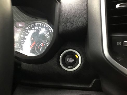 Used 2023 RAM 1500 Big Horn AWD/4WD image 35