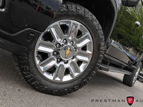 Used 2024 Chevrolet Silverado 2500 High Country w/ Technology Package AWD/4WD image 16