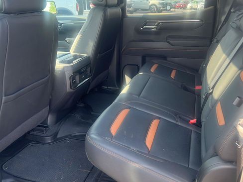 Used 2024 GMC Sierra 1500 AT4 w/ Technology Package AWD/4WD image 19