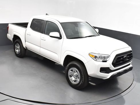 Used 2022 Toyota Tacoma SR w/ SR Convenience Package RWD image 31