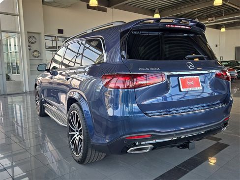 New 2026 Mercedes-Benz GLS 580 4MATIC image 4