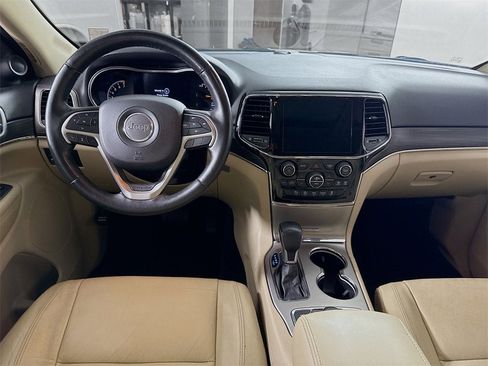 Used 2019 Jeep Grand Cherokee Limited image 2