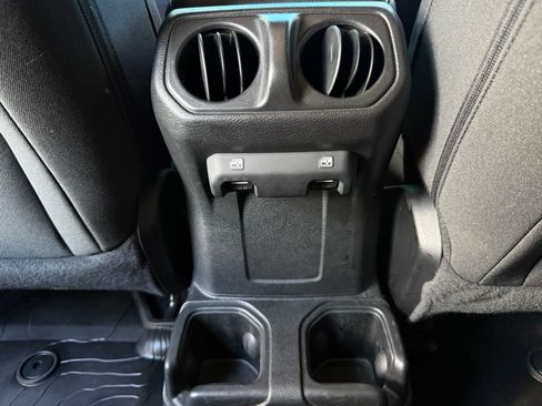 Used 2023 Jeep Wrangler Unlimited Sport image 12