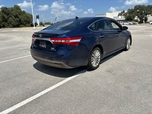 Used 2013 Toyota Avalon Limited FWD image 5