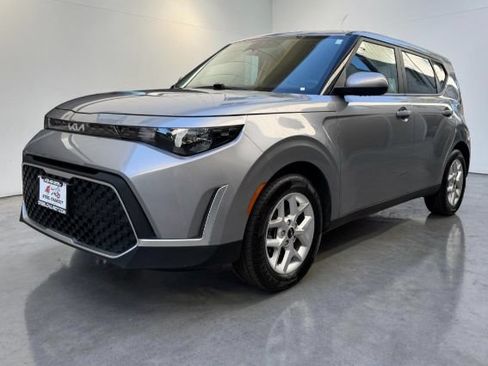 Used 2023 Kia Soul LX w/ Option Group 015 FWD image 1