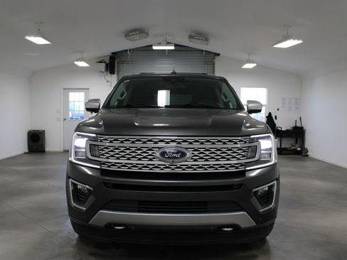 Used 2021 Ford Expedition Platinum image 3