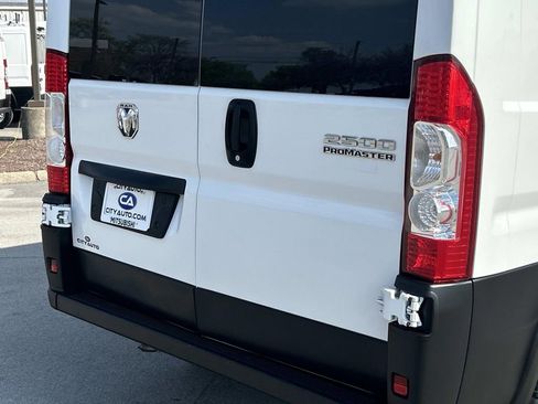 Used 2023 RAM ProMaster 2500 FWD image 12
