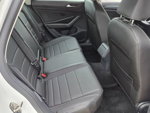 Certified 2023 Volkswagen Jetta SE FWD image 17