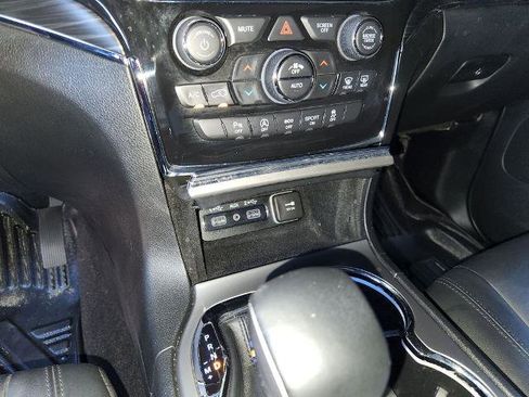 Used 2021 Jeep Grand Cherokee Limited RWD image 20