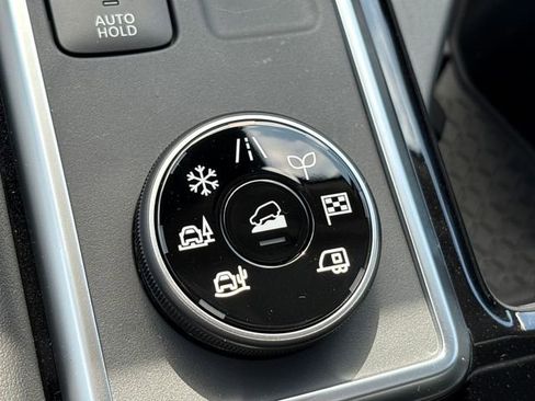 New 2026 Nissan Pathfinder Platinum w/ Accent Package AWD/4WD image 10