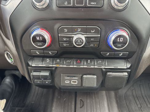 Used 2021 GMC Sierra 1500 SLT image 18