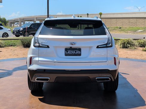 Used 2025 Cadillac XT4 Sport FWD image 3