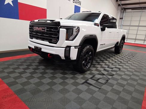 Used 2024 GMC Sierra 2500 AT4 w/ AT4 Premium Plus Package AWD/4WD image 4