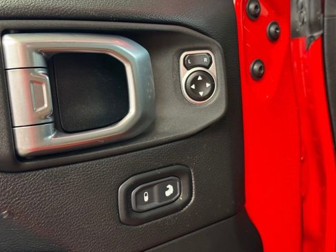 Used 2020 Jeep Gladiator Rubicon image 10