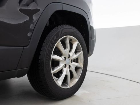 Used 2014 Jeep Cherokee Limited image 20