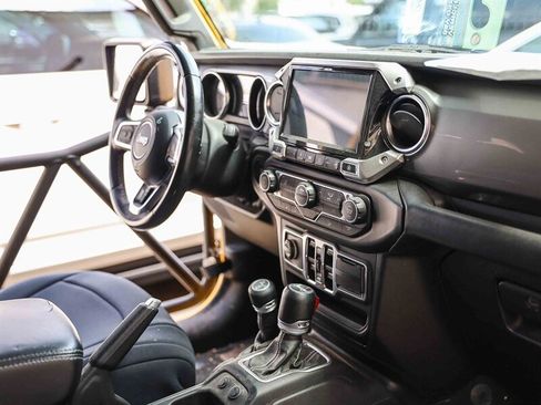 Used 2019 Jeep Wrangler Unlimited Sahara AWD/4WD image 60