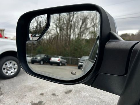 Used 2017 Nissan Titan SL image 30