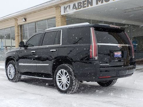 Used 2017 Cadillac Escalade 4WD image 3
