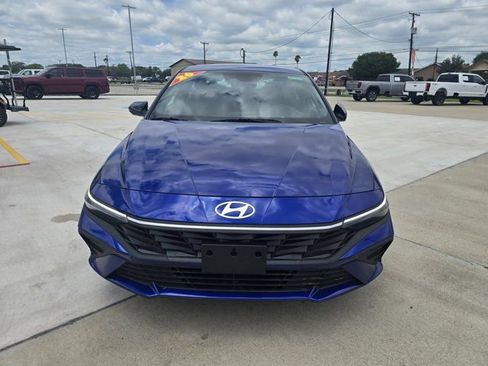 Used 2026 Hyundai Elantra Sport FWD image 8