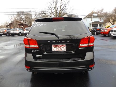 Used 2012 Dodge Journey SXT image 8