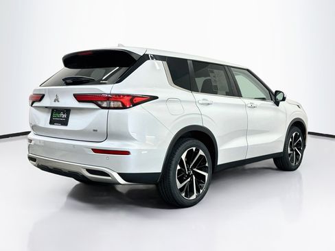 Used 2024 Mitsubishi Outlander SE AWD/4WD image 9