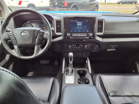 Used 2024 Nissan Frontier SL image 9