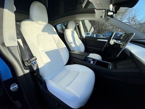 Used 2023 Tesla Model Y Long Range image 14